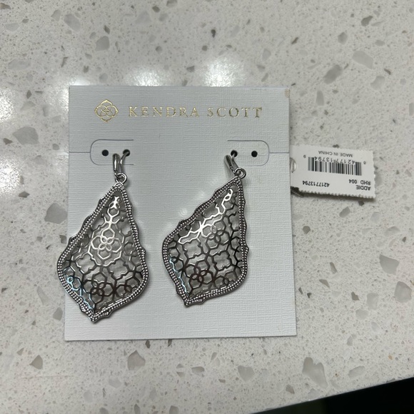 Kendra Scott Kacey necklace and Addie earrings - Picture 2 of 4